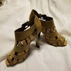8.5 Vince Camuto Leather Peep Toe Bootie Sandal